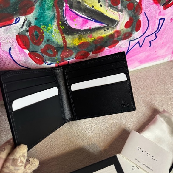 Gucci Black Leather Bifold Wallet w/Gold Logo Print - Picture 9 of 11